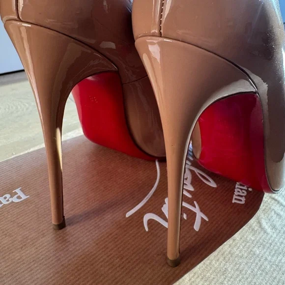 Christian Louboutin So Kate Patent Nude Heels - Picture 6 of 8